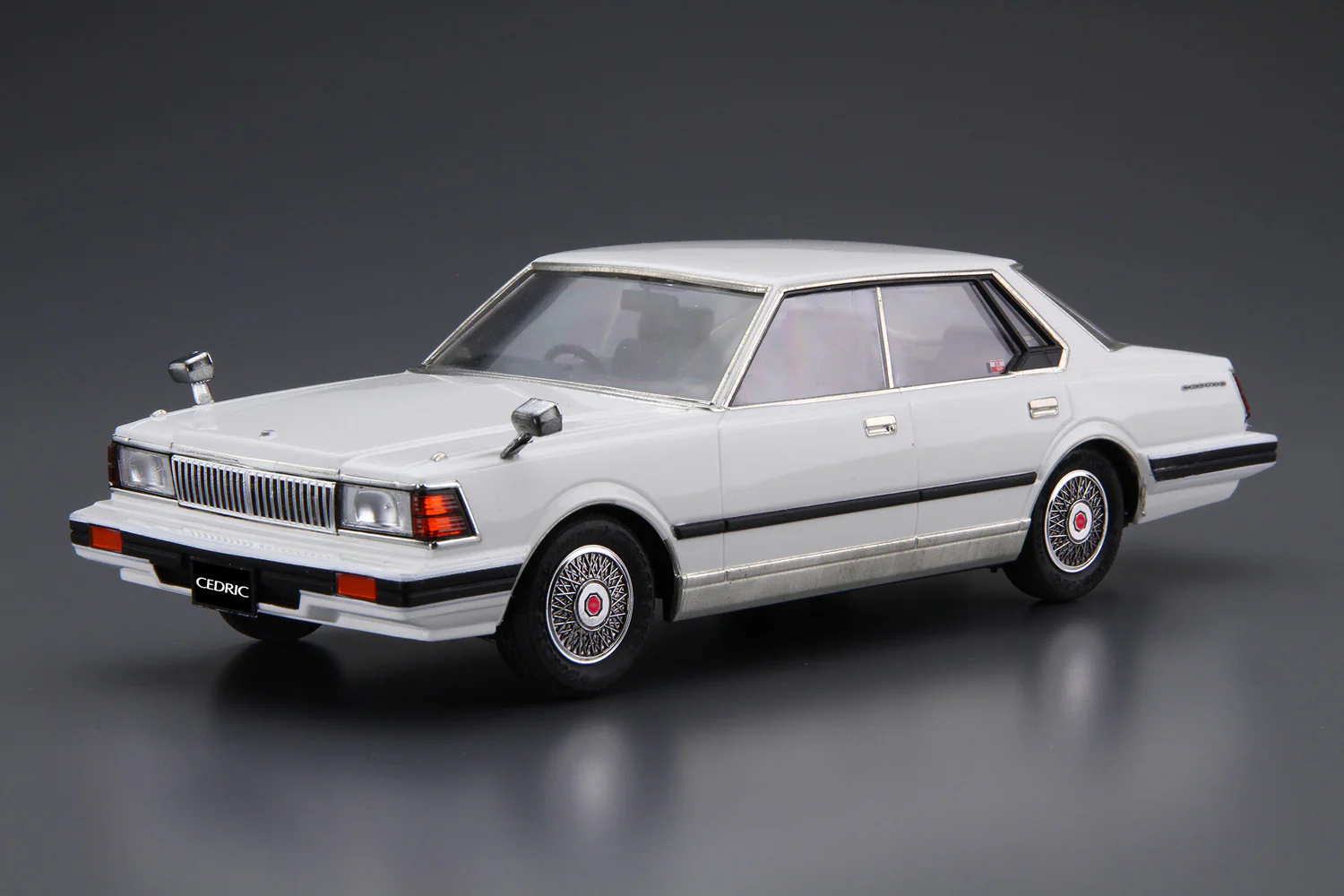 Aoshima - 1982 Nissan P430 Cedric/Gloria 4HT 280E Brougham 1/24 [MC57] - Image 2