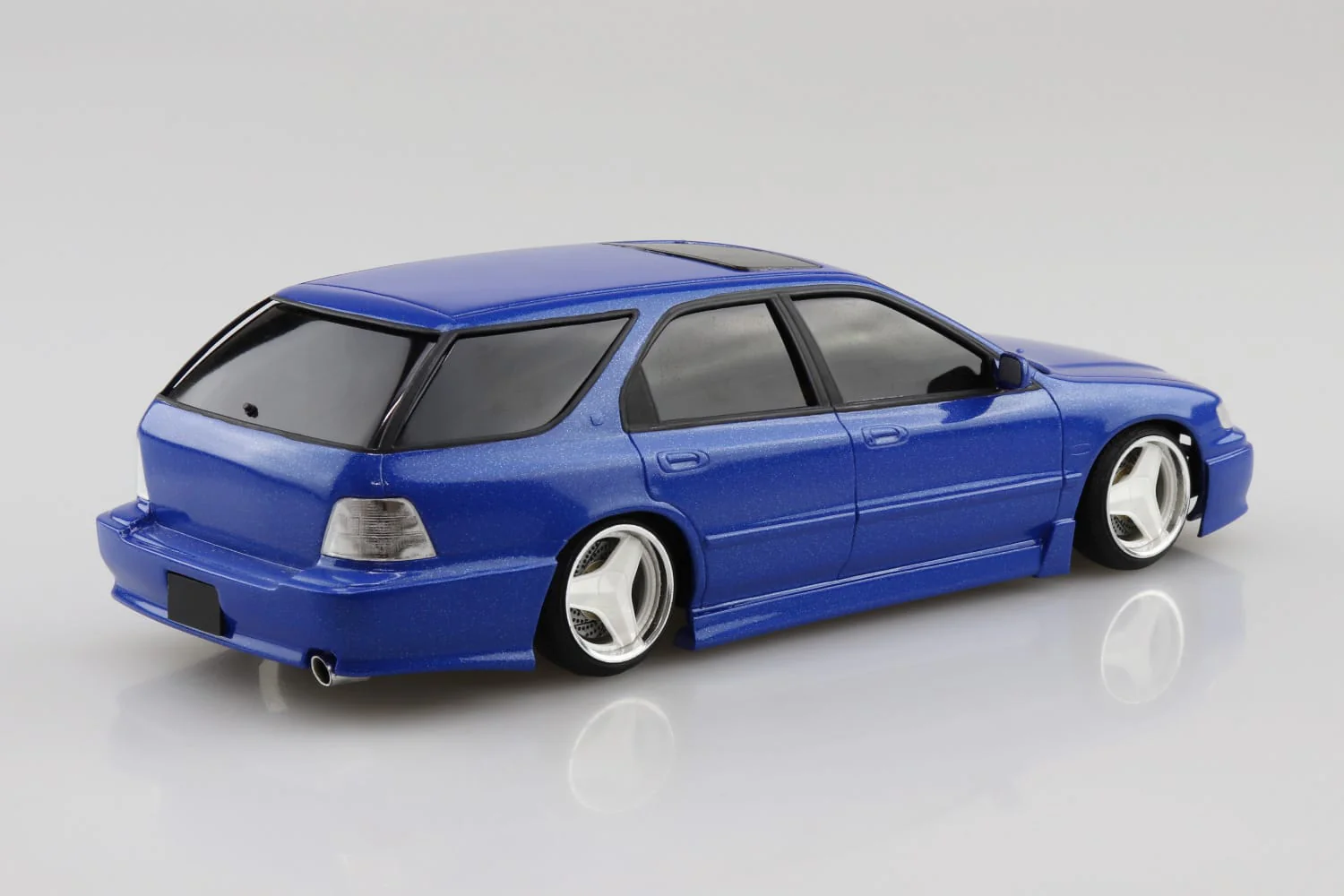 Aoshima - 1996 Honda CF2 Accord Wagon Smoothing Style 1/24 [TC94] - Image 3
