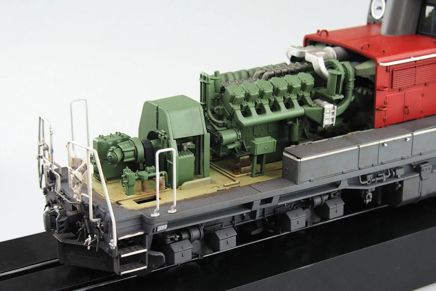 Aoshima - Diesel Locomotive DD51 Super Detail with Photo-Etched Parts 1/45 [OJ03] - Image 3