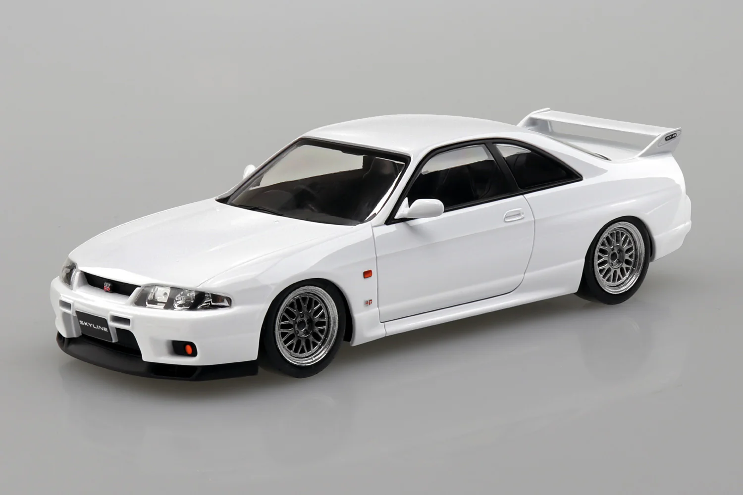 Aoshima - Snap-Kit - Nissan R33 Skyline GT-R Custom Wheel (White) 1/32 [204184] - Image 2