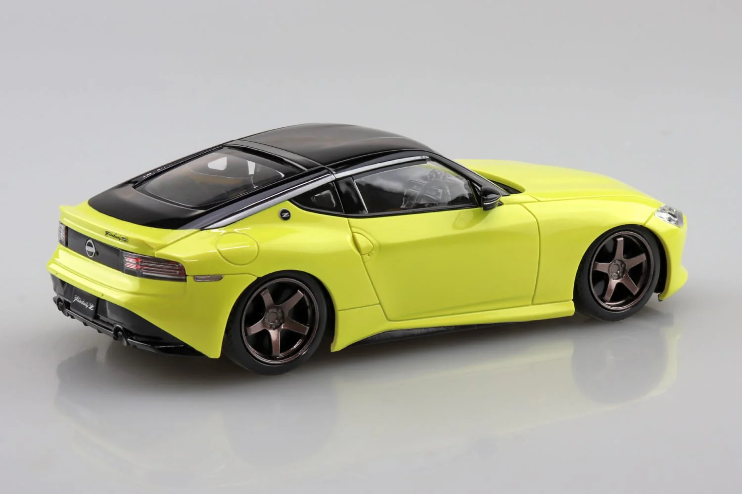 Aoshima - Snap-Kit - Nissan RZ34 Fairlady Z Custom Wheel (Ikazuchi Yellow) 1/32 [200049] - Image 3